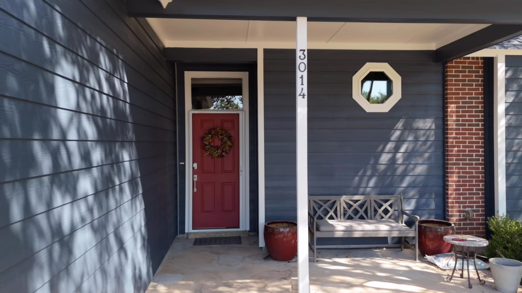 Fiber Cement James Hardie Horizontal Plank Cedarmill Main: Benjamin Moore Mysterious, Trim: White Wisp Siding Replacement South Brodie TX — Cupcake Home Improvements